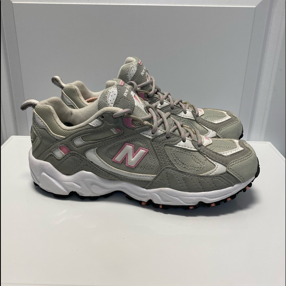 New Balance Woman CW471WP Grey/Pink/White Sz 7.5B